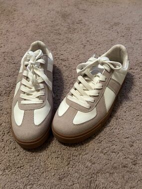 Classic Women's Neutral Suede & Leather Lace-Up Sneakers - Cream Taupe